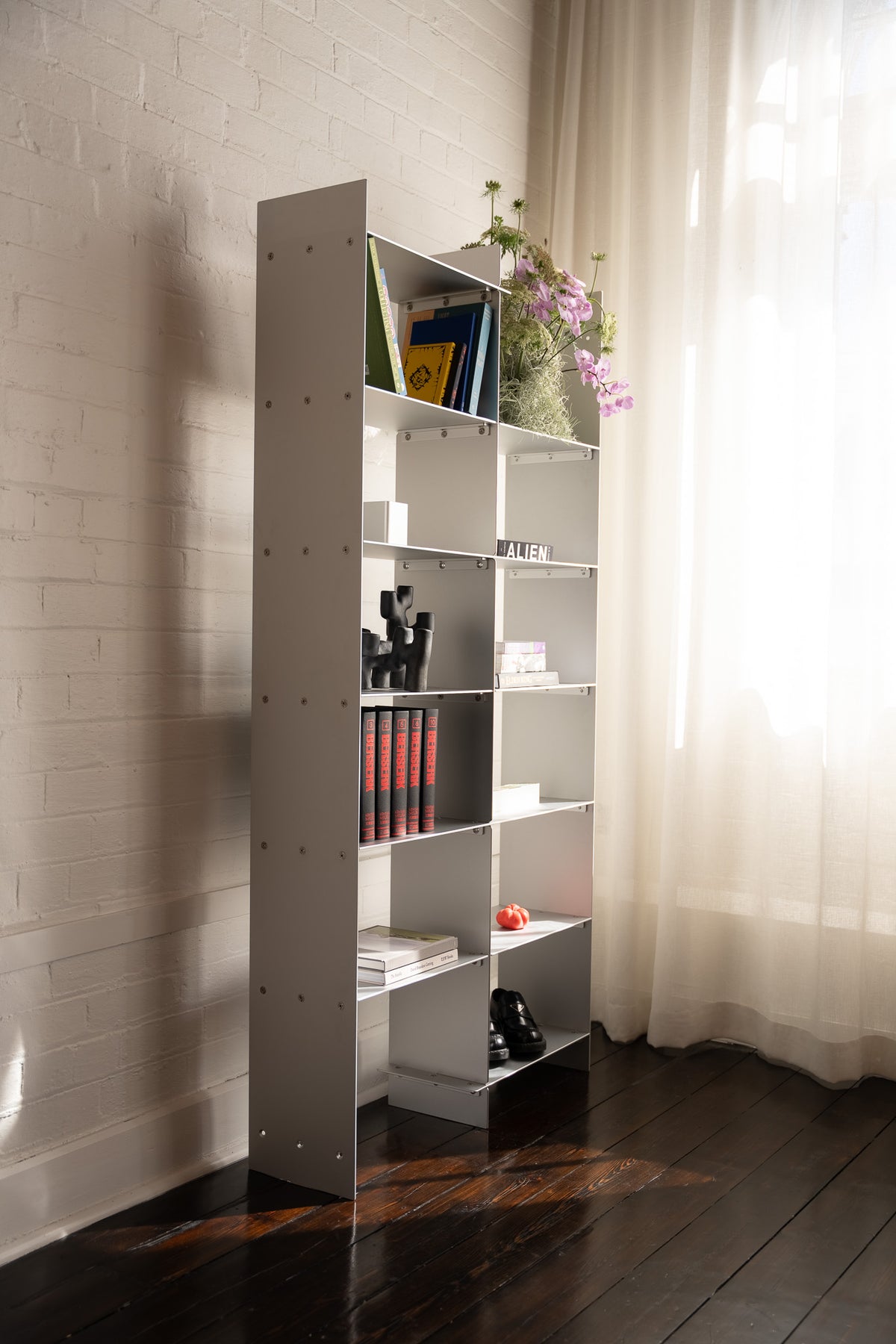 Modular bookshelf 01