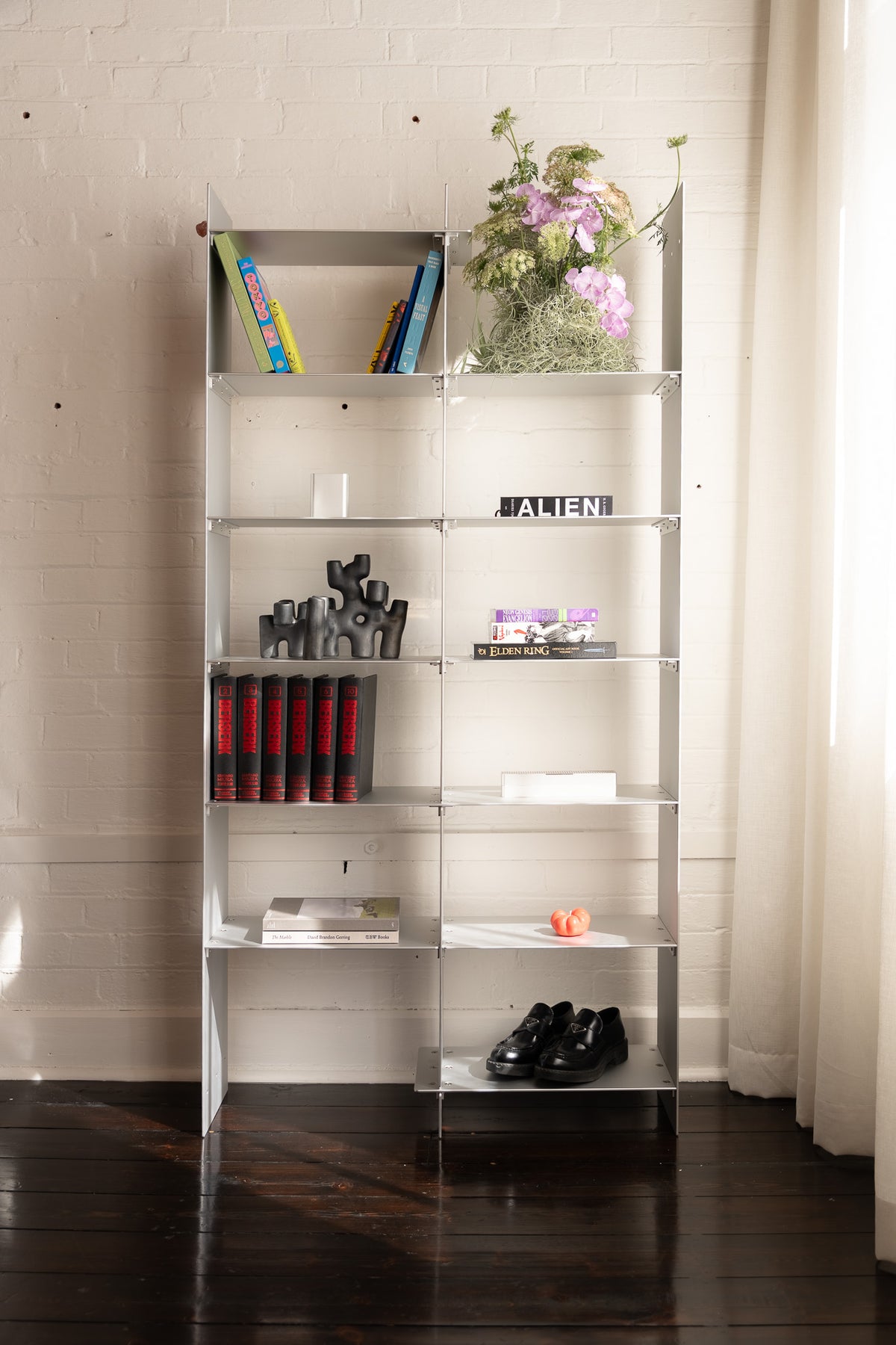 Modular bookshelf 01