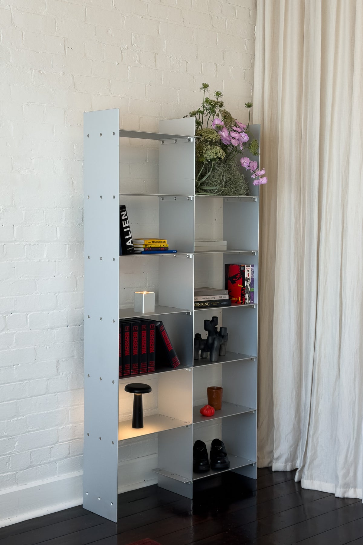 Modular bookshelf 01